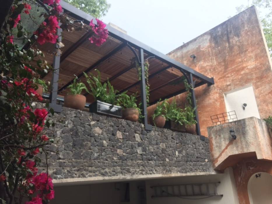 Terraza en Proceso Gremio-SCO, gremio gremio Classic style balcony, veranda & terrace