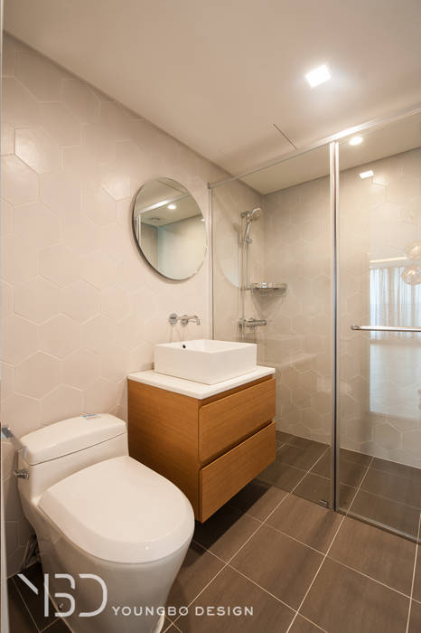 논현동 두산위브아파트, 영보디자인 YOUNGBO DESIGN 영보디자인 YOUNGBO DESIGN Modern bathroom Tiles