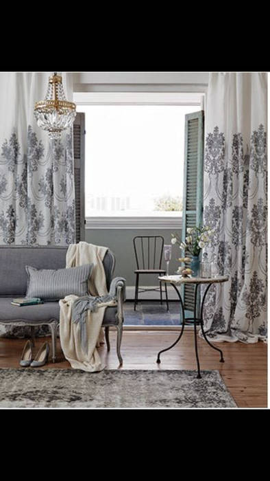 All styles of Curtains and Blinds Instyle Decorators Classic style dressing room Accessories & decoration