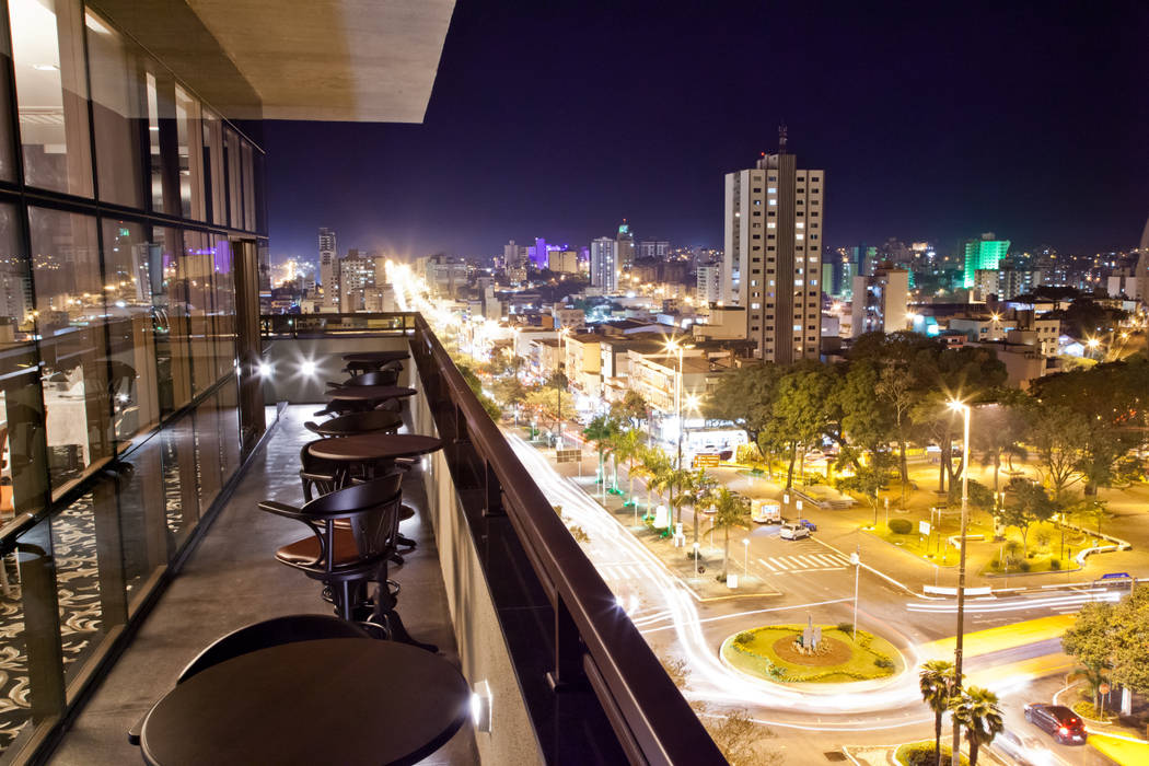 Restaurante tradicional com pegada moderna Estúdio Glicério Weber Espaços comerciais Espaços gastronômicos