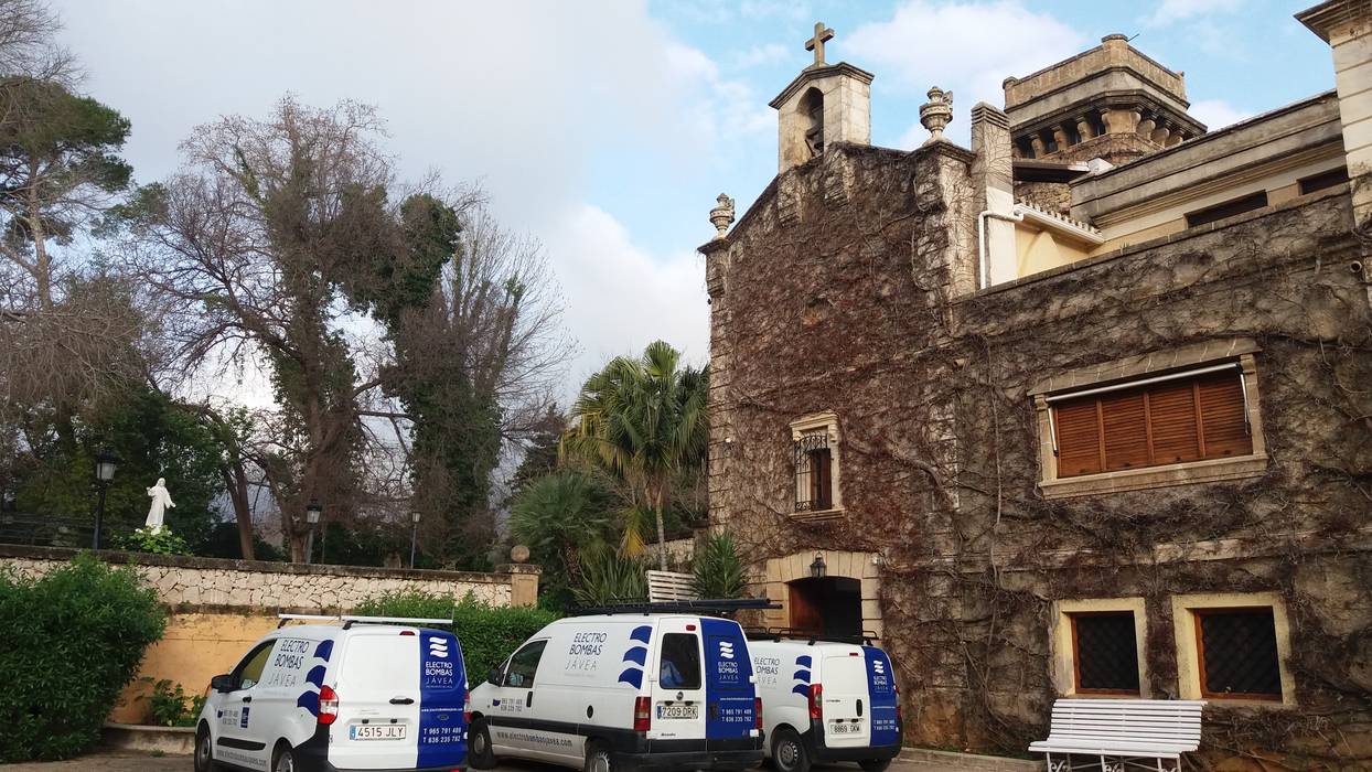 Instalación de riego automático en Casa Santonja , Electrobombas Jávea Electrobombas Jávea Jardines de estilo rústico riego automático,jardines