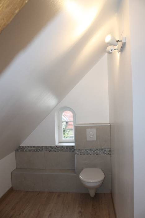 COMBLES A STRASBOURG, Agence ADI-HOME Agence ADI-HOME ห้องน้ำ