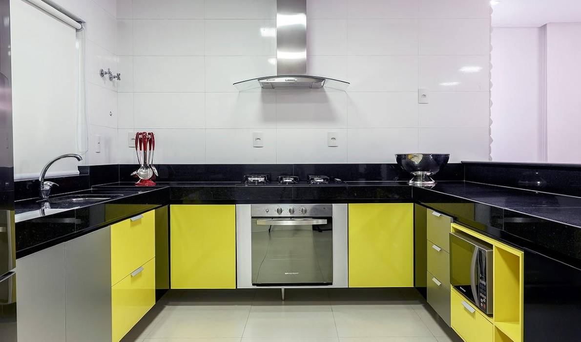 Cozinha amarela JANAINA NAVES - Design & Arquitetura Cozinhas ecléticas