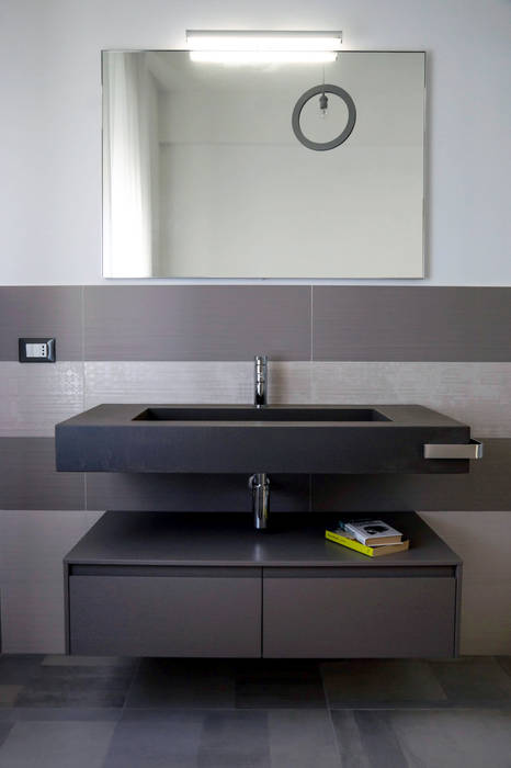 " Polihouse" , Luca Bucciantini Architettura d’ interni Luca Bucciantini Architettura d’ interni Minimalist bathroom
