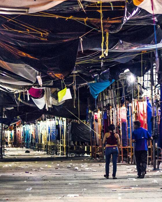Propuesta de cubiertas para el callejón de los pobres de Maracaibo., Pertopia Pertopia Espacios comerciales Espacios comerciales