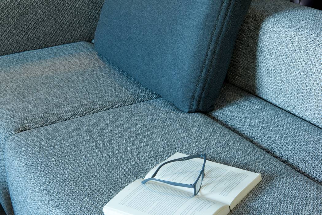 CAMU sofa, MOOME MOOME Livings de estilo moderno Textil Ámbar/Dorado Salas y sillones