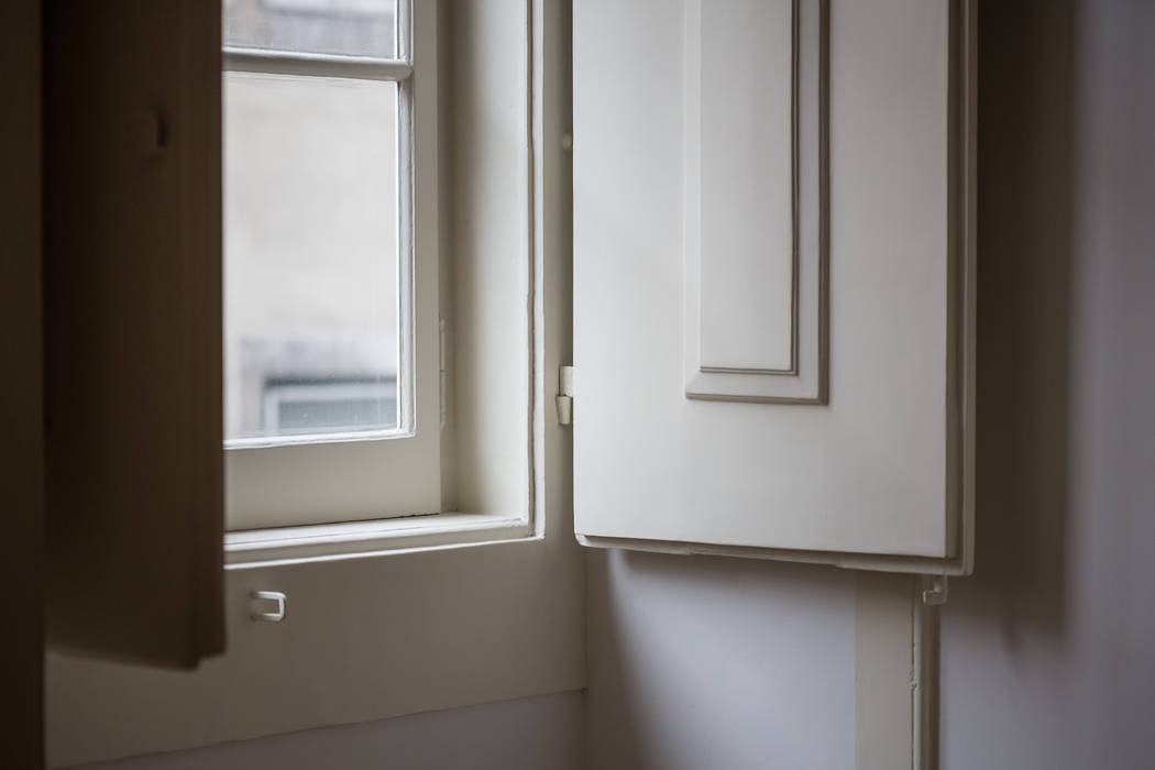 Reabilitação de apartamento pombalino, Architect Your Home Architect Your Home Classic style windows & doors