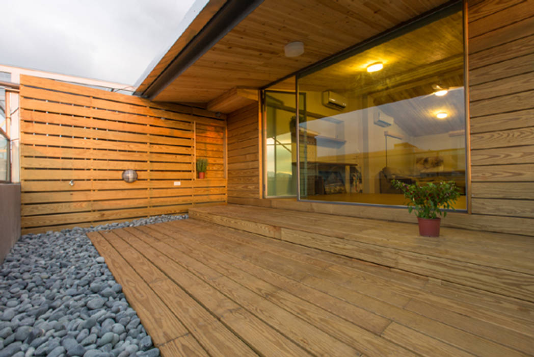 景觀露臺 果仁室內裝修設計有限公司 Minimalist balcony, veranda & terrace