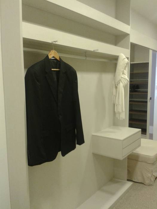 Closet Bulgarelli Ambientes Planejados Quartos modernos MDF Armários