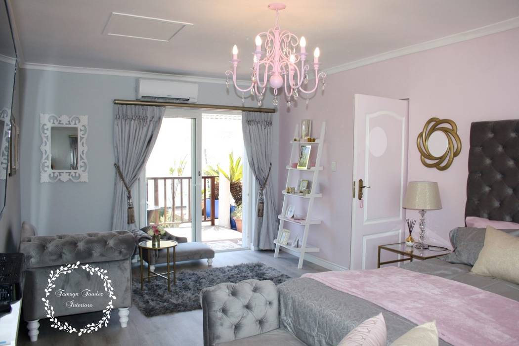 Fit for a Queen: Pink, Grey & Gold Bedroom, Tamsyn Fowler Interiors Tamsyn Fowler Interiors Classic style bedroom