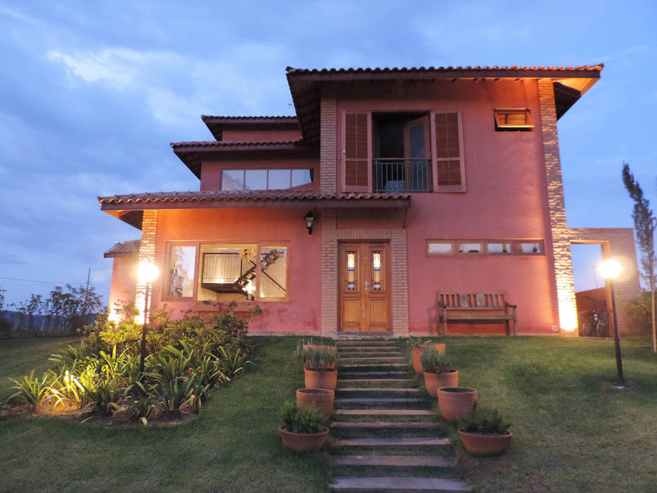 Fachada frontal ILHA ARQUITETURA Casas coloniais casa,residencial,fachada,cor,colour,luz,light