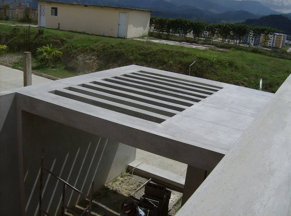 Avance de obra. Vista superior pergola de concreto. MARATEA estudio Casas modernas Concreto reforzado