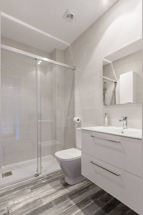 Reforma integral de una vivienda, Basoa Decoración Basoa Decoración Salle de bain moderne