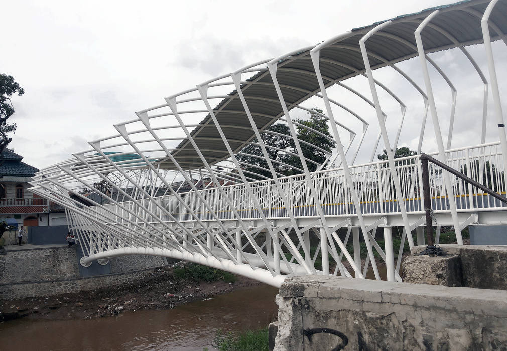 Jembatan Penyeberangan Orang Jayakarta, MahaStudio and Partner:modern oleh MahaStudio and Partner, Modern