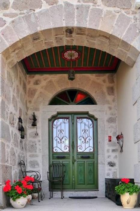 Ebru Erol Mimarlık Atölyesi homify Akdeniz Pencere & Kapılar