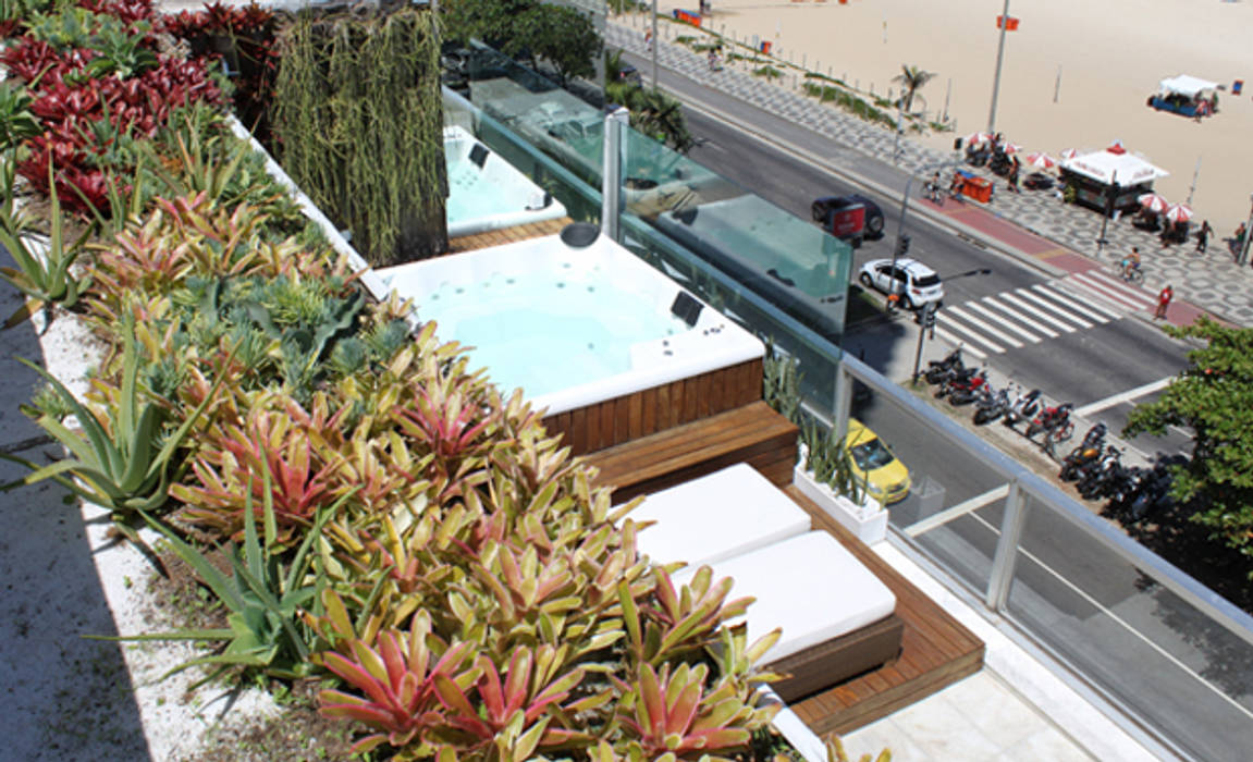 Cobertura em Ipanema, Rafael Mirza Arquitetura Rafael Mirza Arquitetura Balcone, Veranda & Terrazza in stile moderno