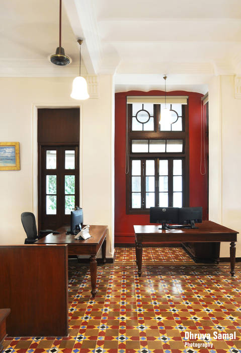 Office at Colaba, Dhruva Samal & Associates Dhruva Samal & Associates Коммерческие помещения Офисы и магазины
