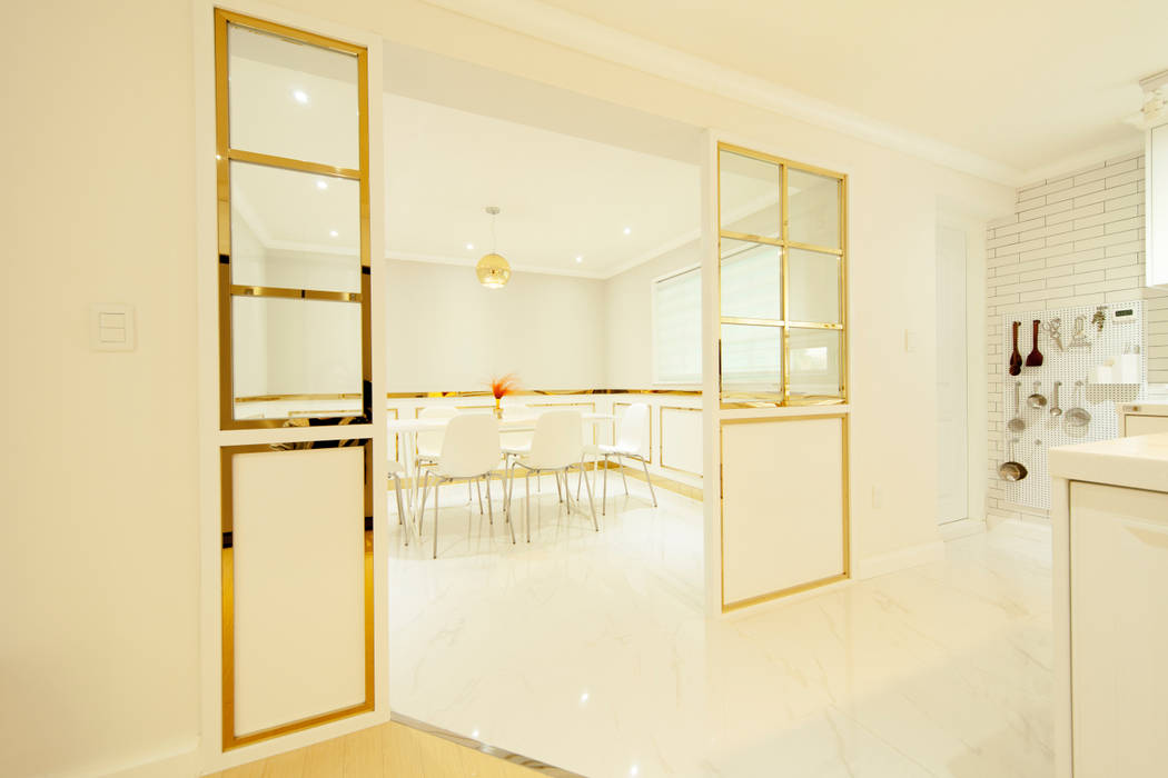 화이트 인테리어 White Interior, 골방디자인 골방디자인 Коридор