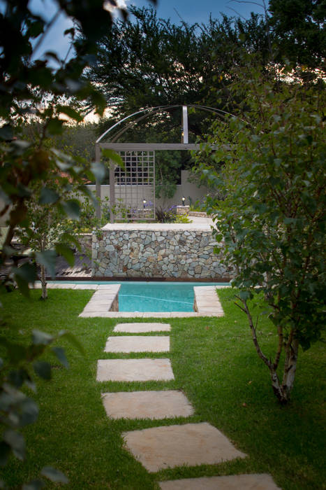 Rogers - Pool area The Friendly Plant (Pty) Ltd Country style garden pool,cladding,gazebo,pergola,garden,patio