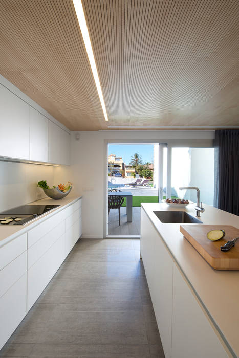 Proyecto integral de vivienda en el mar, HD Arquitectura d'interiors HD Arquitectura d'interiors Cocinas de estilo minimalista