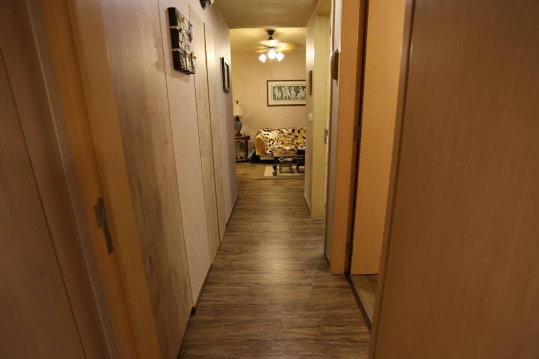 homify Rustic style corridor, hallway & stairs Plastic