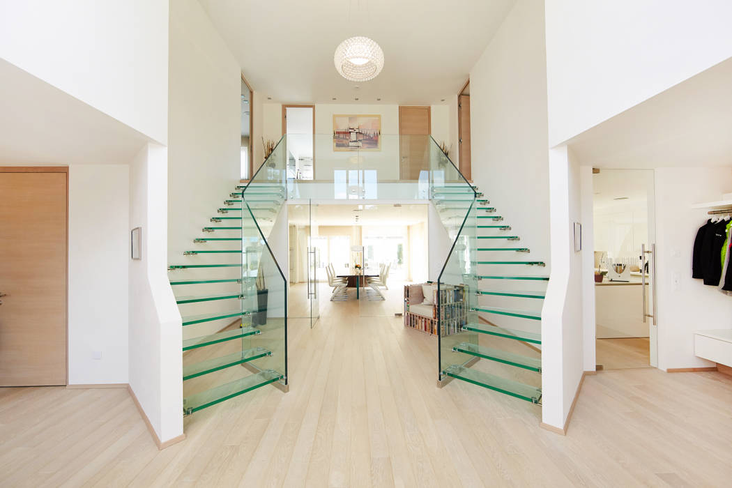 Mistral Twin, Siller Treppen/Stairs/Scale Siller Treppen/Stairs/Scale Modern corridor, hallway & stairs گلاس