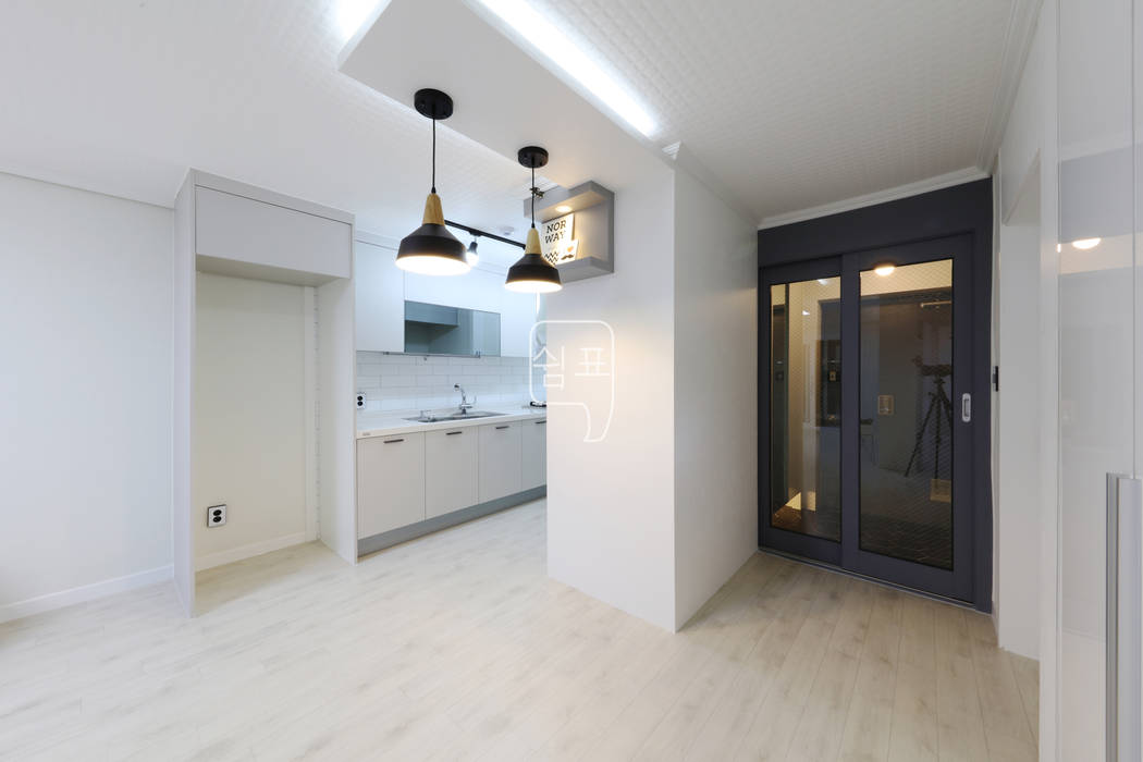 특별한 헹거치프 역할을 해주는 아파트 인테리어 23평, 쉼표디자인SHUIMPYO DESIGN 쉼표디자인SHUIMPYO DESIGN Cocinas minimalistas