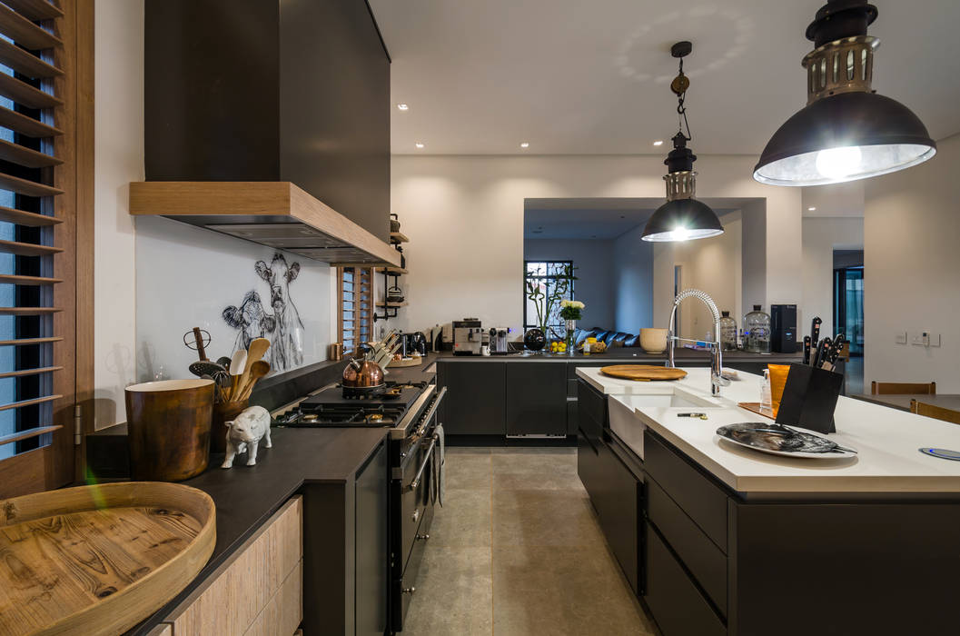 Modern Farmhouse - Silverlakes Nature Reserve Karel Keuler Architects Modern Kitchen