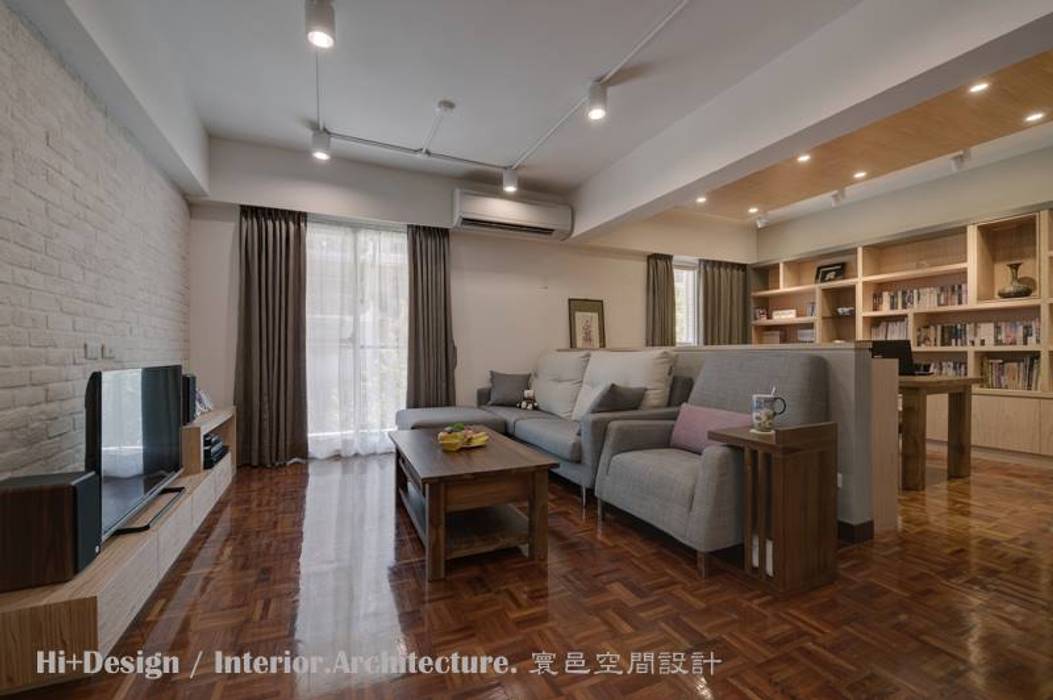 台北市忠孝東路三段設計裝修案, Hi+Design/Interior.Architecture. 寰邑空間設計 Hi+Design/Interior.Architecture. 寰邑空間設計 Вітальня