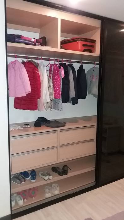 Casa Urbana Zipaquira Cundinamarca/Tel: 3125831655, Construcciones Cubicar S.A.S Construcciones Cubicar S.A.S Modern dressing room