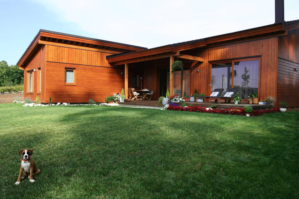 RUSTICASA | Casa unifamiliar | La Coruña, RUSTICASA RUSTICASA Holzhaus Massivholz Mehrfarbig