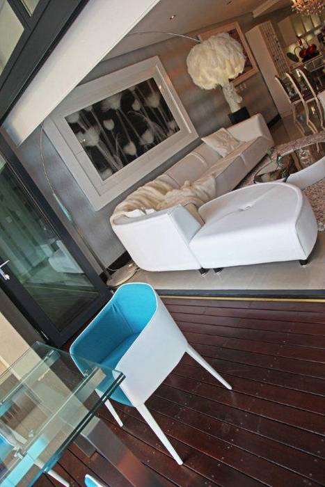 Melrose Arch apartment, Casarredo Casarredo Ruang Keluarga Modern Sofas & armchairs