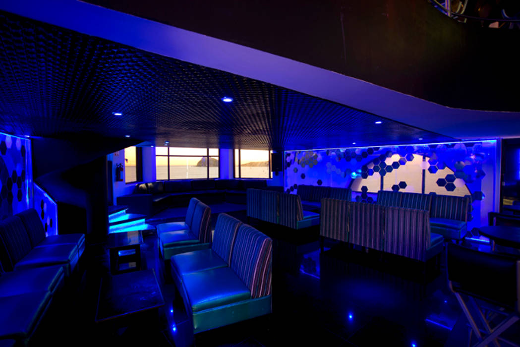 homify Commercial spaces Bars & clubs