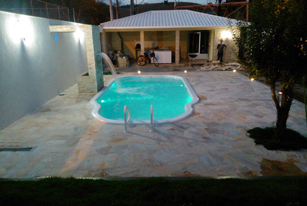 Piscina mediana´para casas campestres y fincas IGUI FIBRAPISCINAS Piscinas de estilo tropical Compuestos de madera y plástico piscina,fibra,duradera,facil,Piscinas