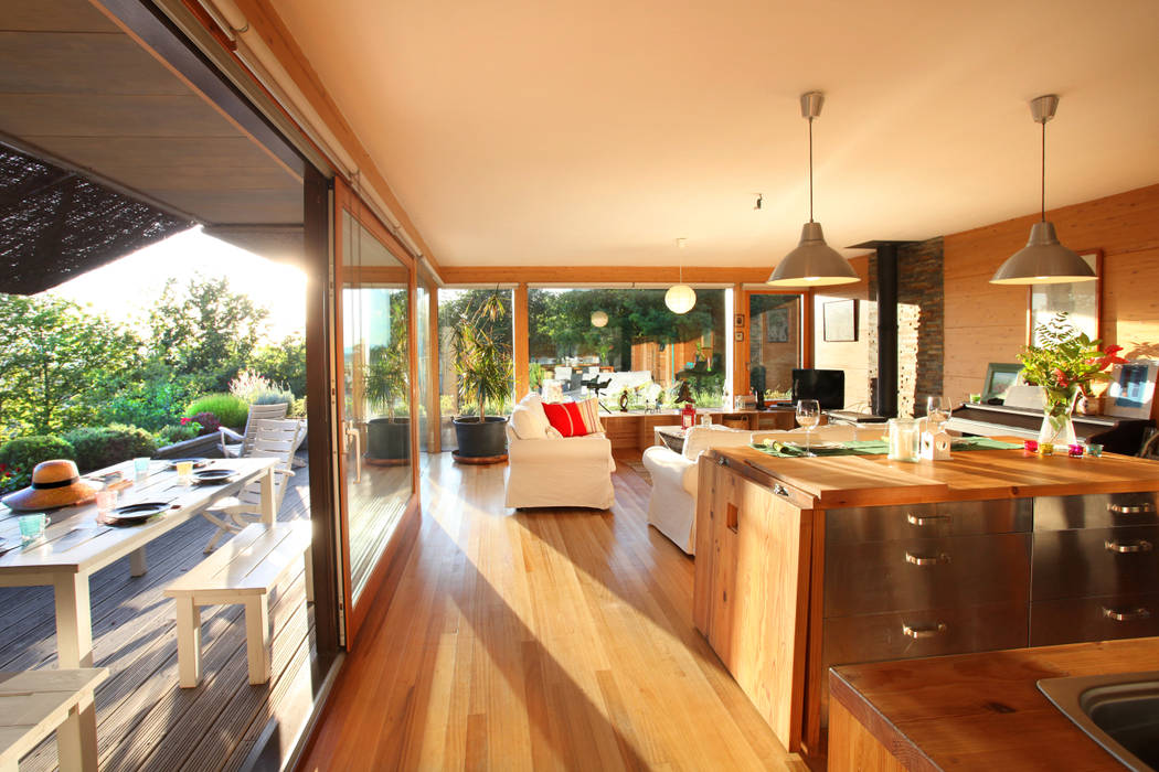 RUSTICASA | Casa do Brezo em Paredes de Coura, RUSTICASA RUSTICASA Asian style dining room Wood Wood effect