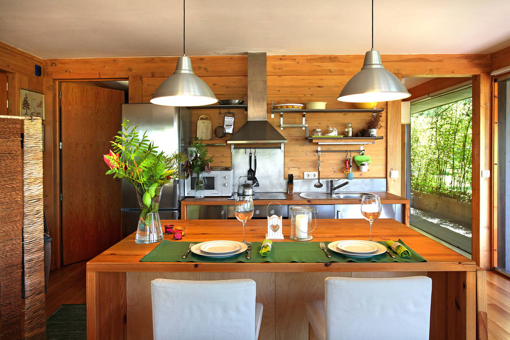 RUSTICASA | Casa do Brezo em Paredes de Coura, RUSTICASA RUSTICASA Kitchen units Wood Wood effect