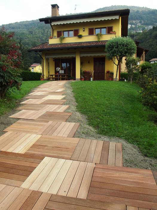 Pavimento in legno per esterno - vialetto d'accesso, ONLYWOOD ONLYWOOD 庭院