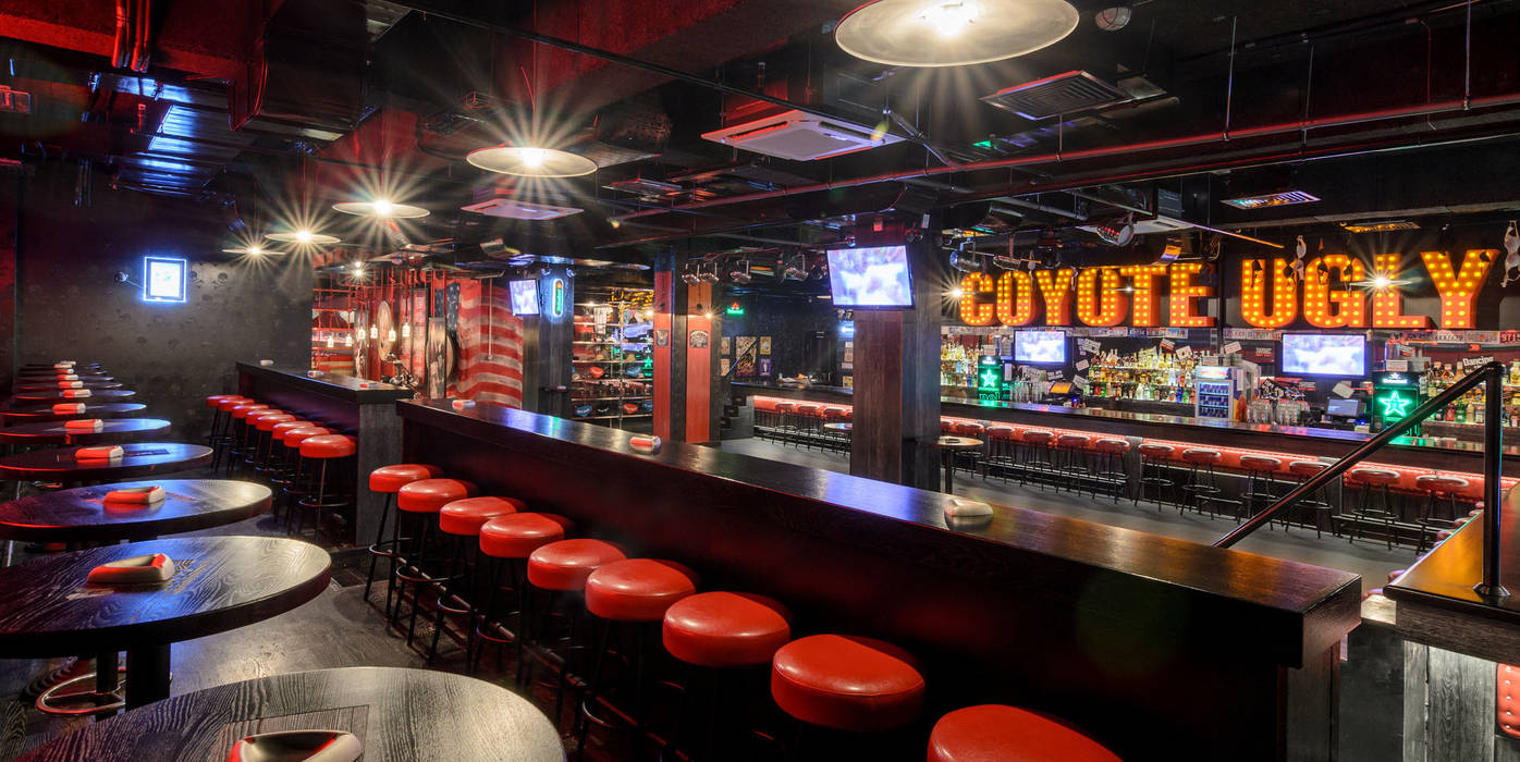 Бар «COYOTE UGLY НОВОСИБИРСК», ART Studio Design & Construction ART Studio Design & Construction ห้องเก็บไวน์