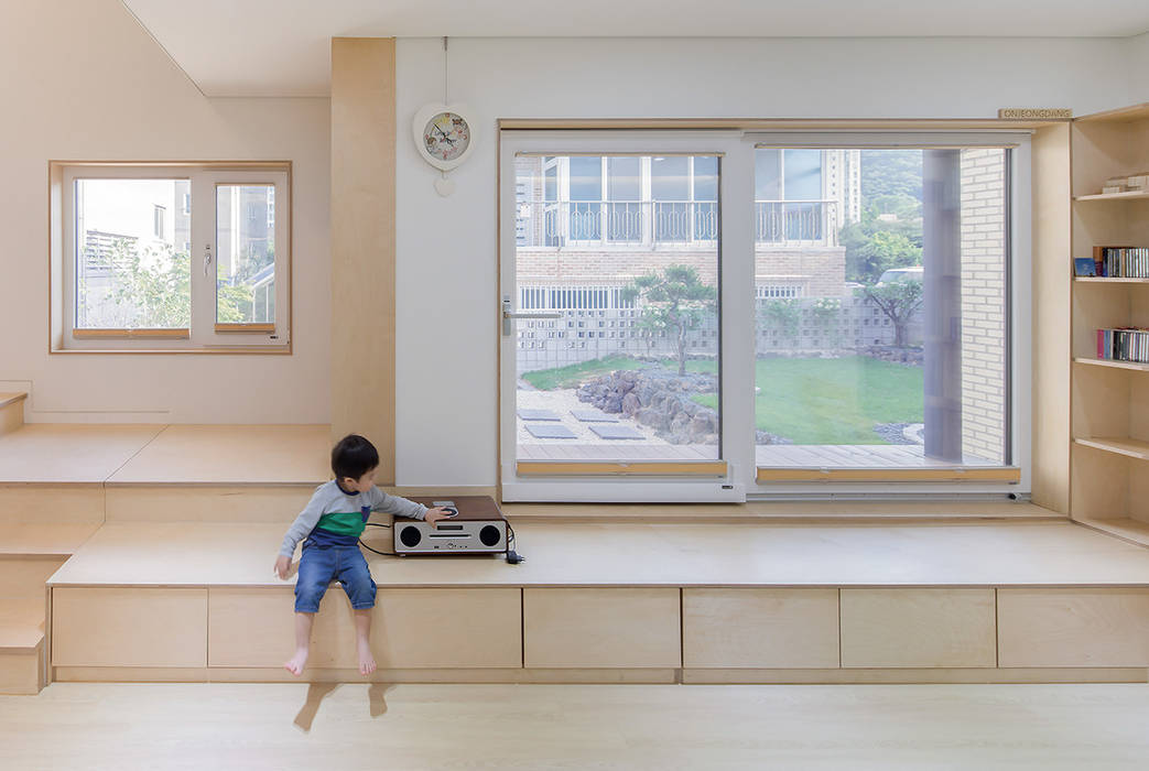 소하 건축사사무소 SoHAA Стены и пол в стиле модерн