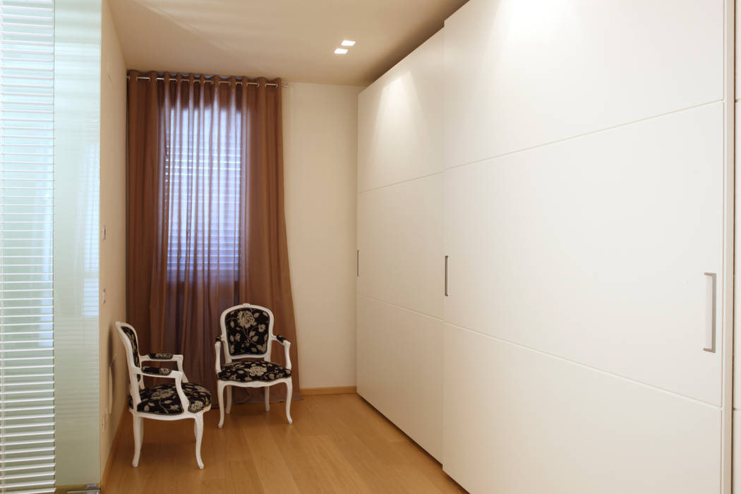 Un ambiente ricco di personalità, Daniela Nori Daniela Nori Modern style dressing rooms