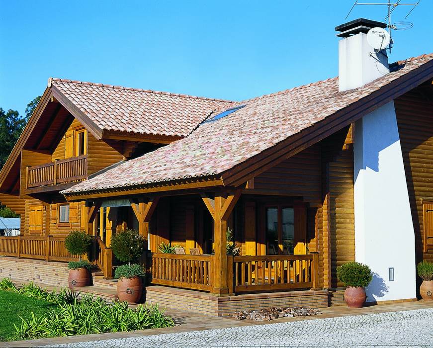 RUSTICASA | 100 projetos | Portugal + Espanha, RUSTICASA RUSTICASA Casas de madera Madera maciza Multicolor