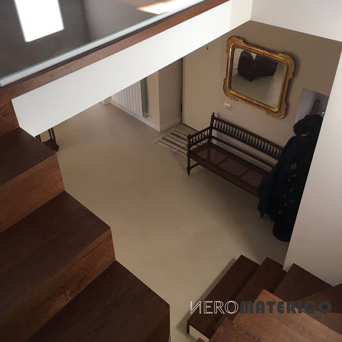 Italy - Todi - Resin floor, BioMalta Marcello Gavioli Moderner Flur, Diele & Treppenhaus resin,concrete flooring,living,biomalta