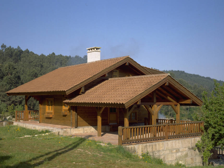 RUSTICASA | 100 projetos | Portugal + Espanha, RUSTICASA RUSTICASA Casas de madeira Madeira maciça Multicolor casa,Casa Pré-fabricada,casa de madeira,madeira,exterior de madeira,parede de painéis de madeira,Rusticasa