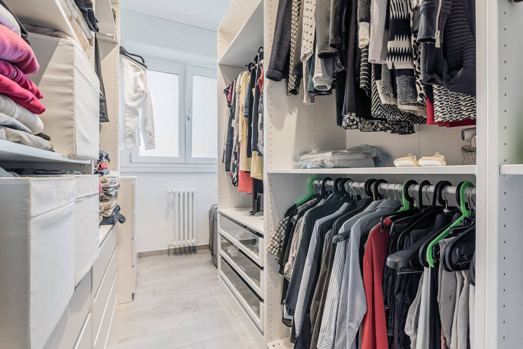 Ristrutturazione appartamento di 82 mq a Milano, San Siro, Facile Ristrutturare Facile Ristrutturare Closets modernos