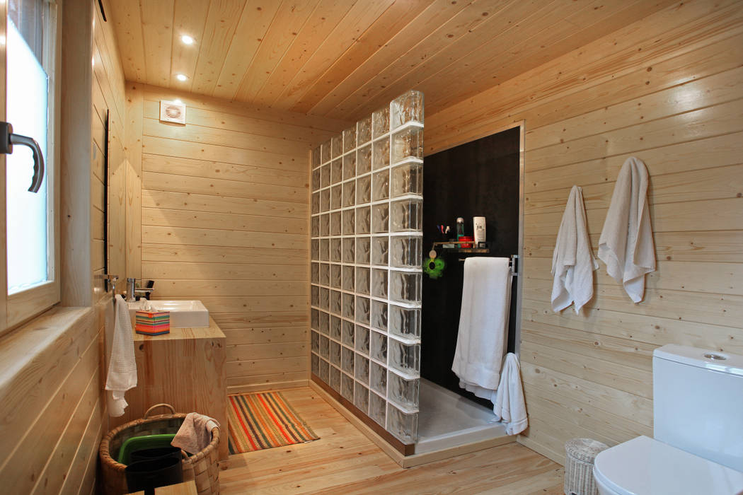 RUSTICASA | Casa "Reciclada" em Vila Nova de Cerveira, RUSTICASA RUSTICASA Minimalist style bathroom Wood Wood effect