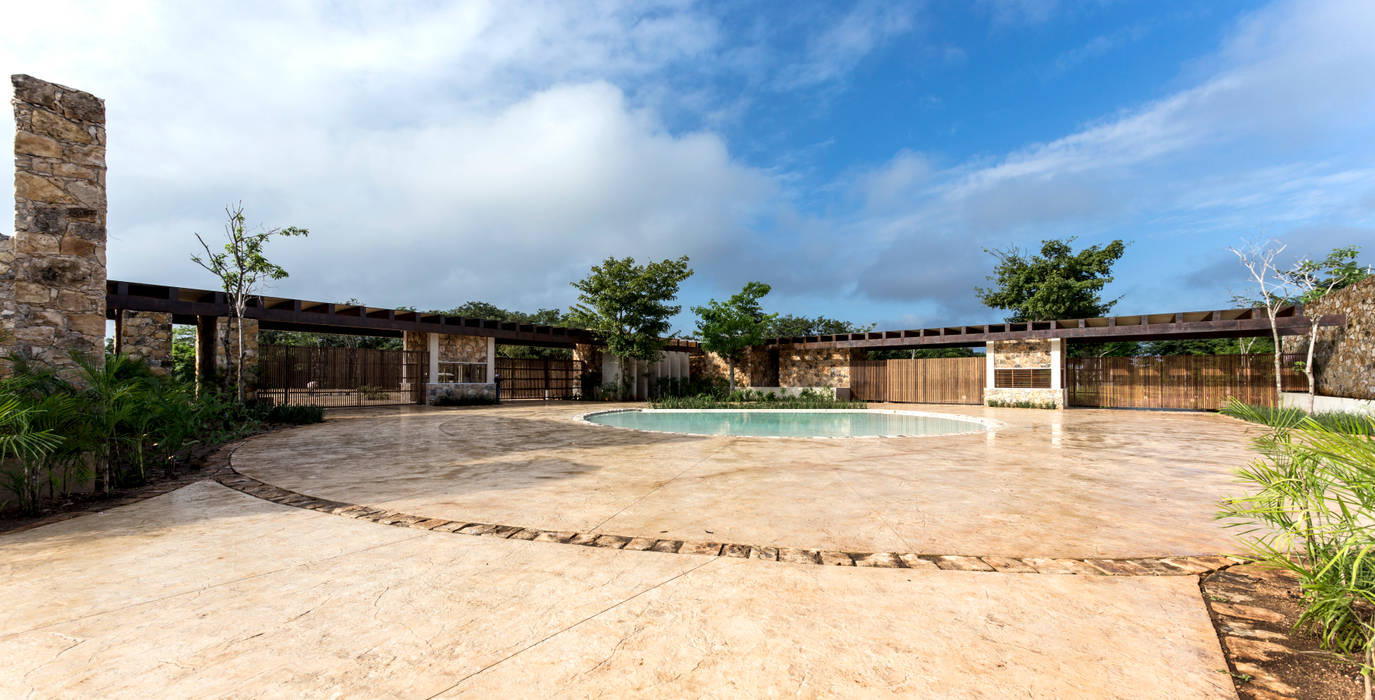 Plaza de Acceso a Chablé Resort, Central de Proyectos SCP Central de Proyectos SCP Espacios comerciales Hoteles