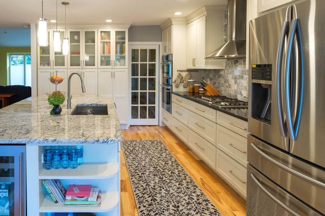 White Shaker Kitchen with Island Main Line Kitchen Design Classic style kitchen Granite