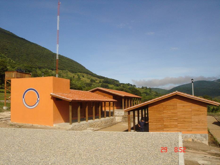 ALGUNAS DE NUESTRAS CONSTRUCCIONES REALIZADAS, Casas y cabañas de Madera -GRUPO CONSTRUCTOR RIO DORADO (MRD-TADPYC) Casas y cabañas de Madera -GRUPO CONSTRUCTOR RIO DORADO (MRD-TADPYC) Rumah Klasik