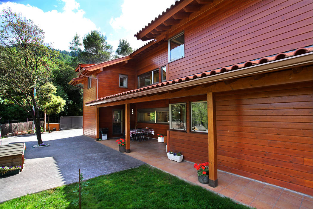 RUSTICASA | Casa em La Garriga | Barcelona, RUSTICASA RUSTICASA Wooden houses Solid Wood Multicolored