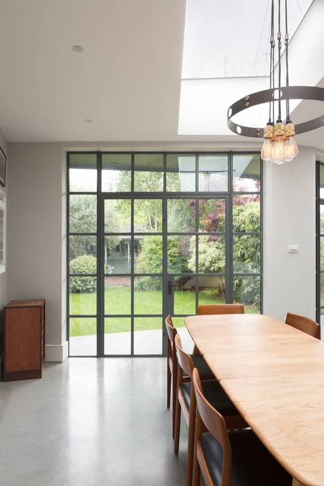 Dining room Fraher and Findlay Modern dining room dining room,garden view,lawn,crittall windows,crittall doors,glass walls,pendant lighting,minimalist,white,light wells,polished concrete,contemporary